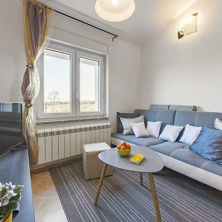 Lavander 01 Daire Pula